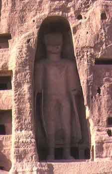L'un des Bouddha géants de Bamyan avant la destruction par les taliban
